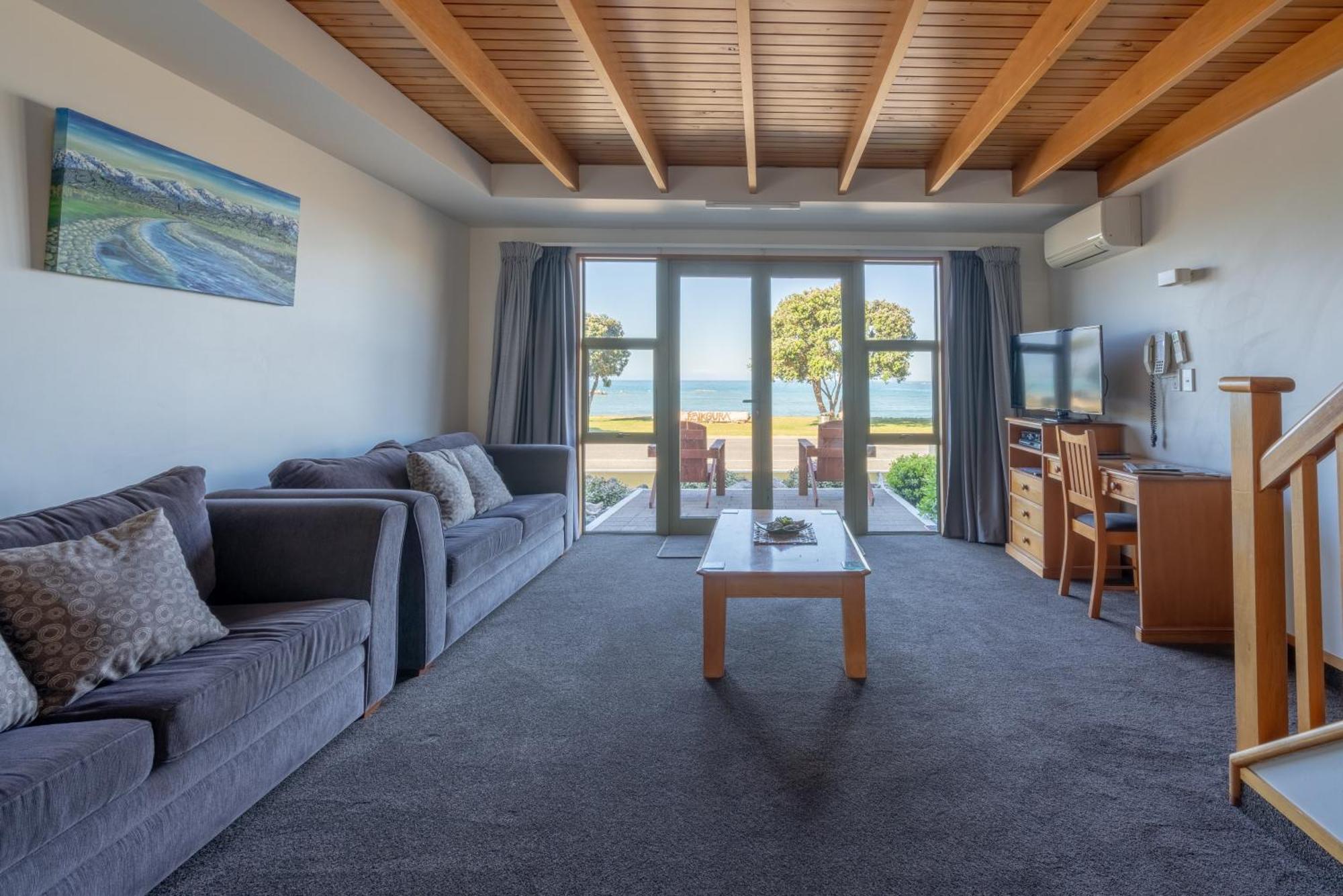 The Anchor Inn Beachfront Motel Kaikoura Exterior photo