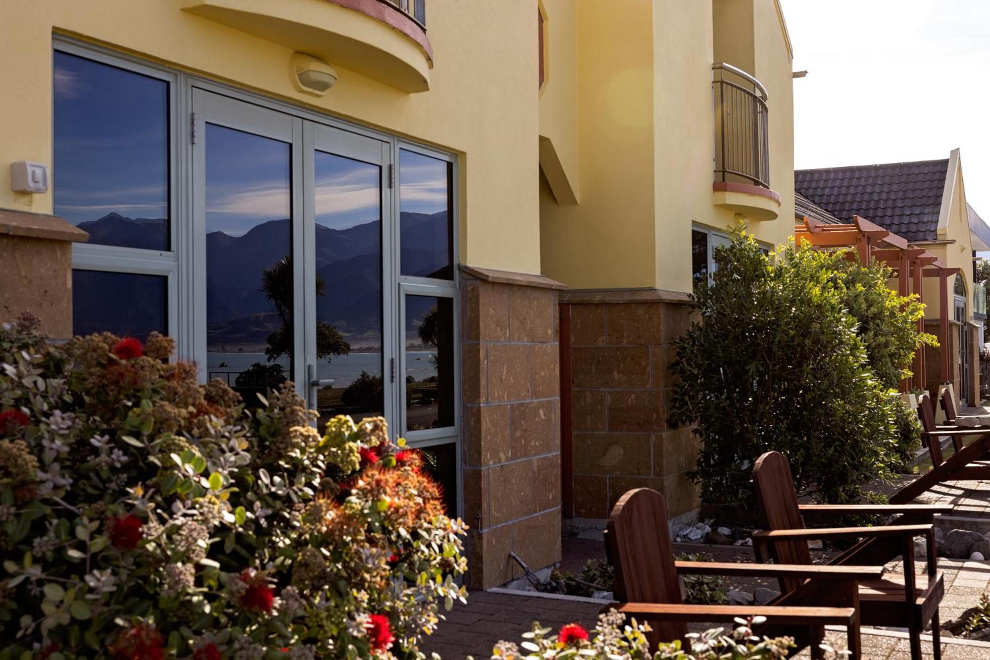 The Anchor Inn Beachfront Motel Kaikoura Exterior photo